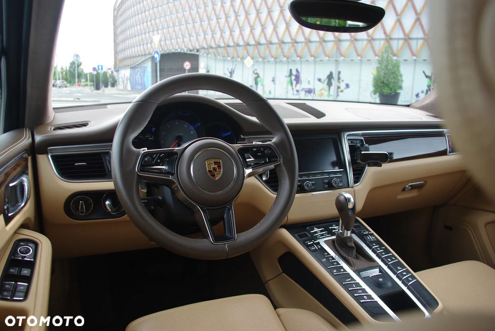 Porsche Macan - 12
