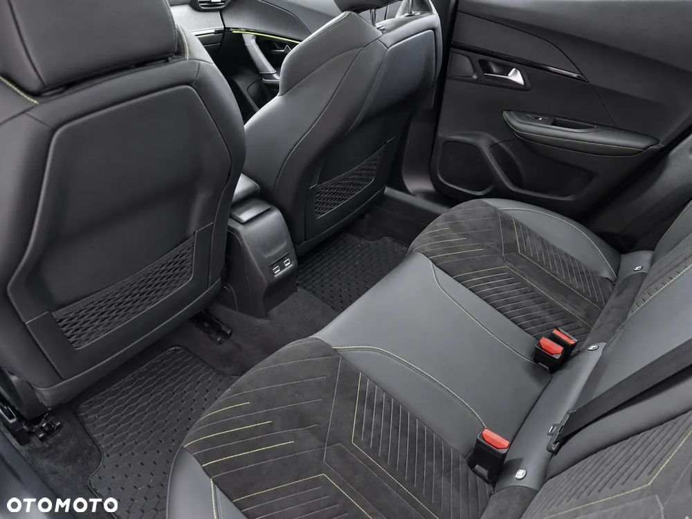 Peugeot 2008 1.2 PureTech GT S&S EAT8 - 32