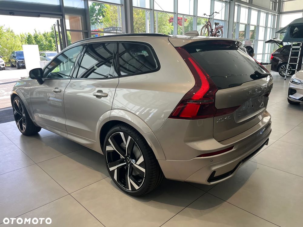 Volvo XC 60 T6 Plug-In Hybrid AWD Plus Dark - 5