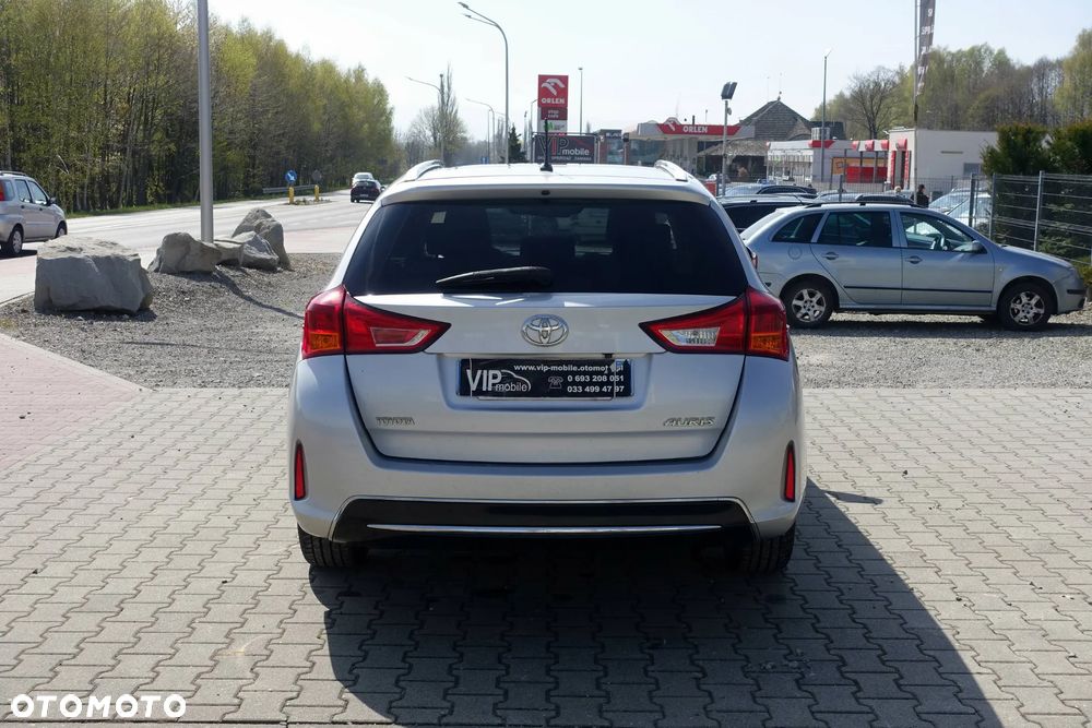 Toyota Auris 1.4 D-4D - 6