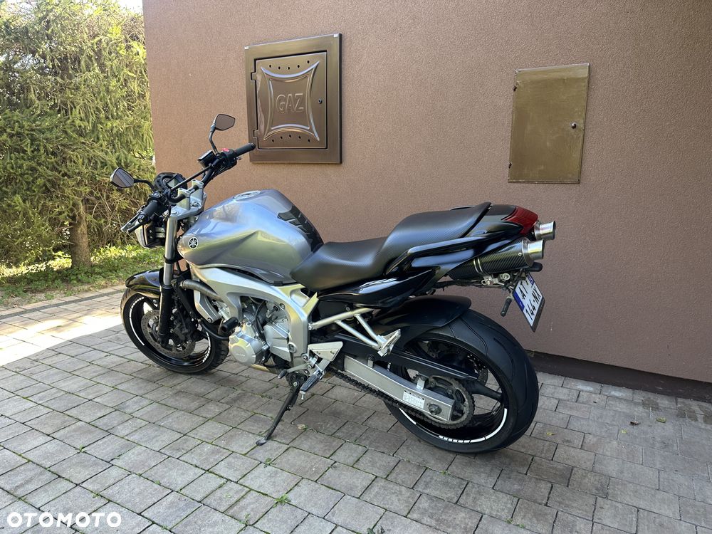 Yamaha FZ6 - 24