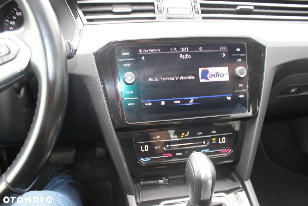 Volkswagen Passat 2.0 TDI SCR DSG Comfortline - 19