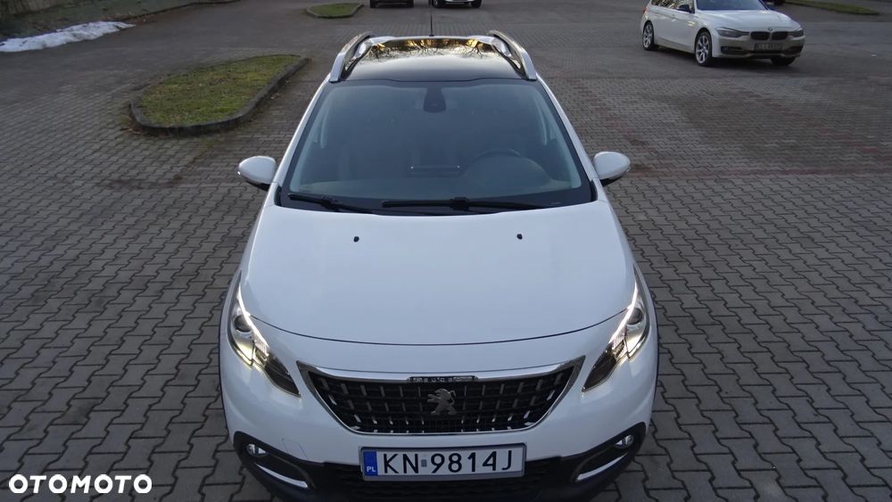 Peugeot 2008 1.2 Pure Tech GPF Allure S&S EAT6 - 3