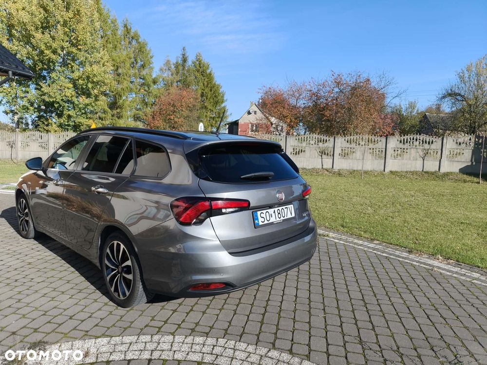 Fiat Tipo - 12