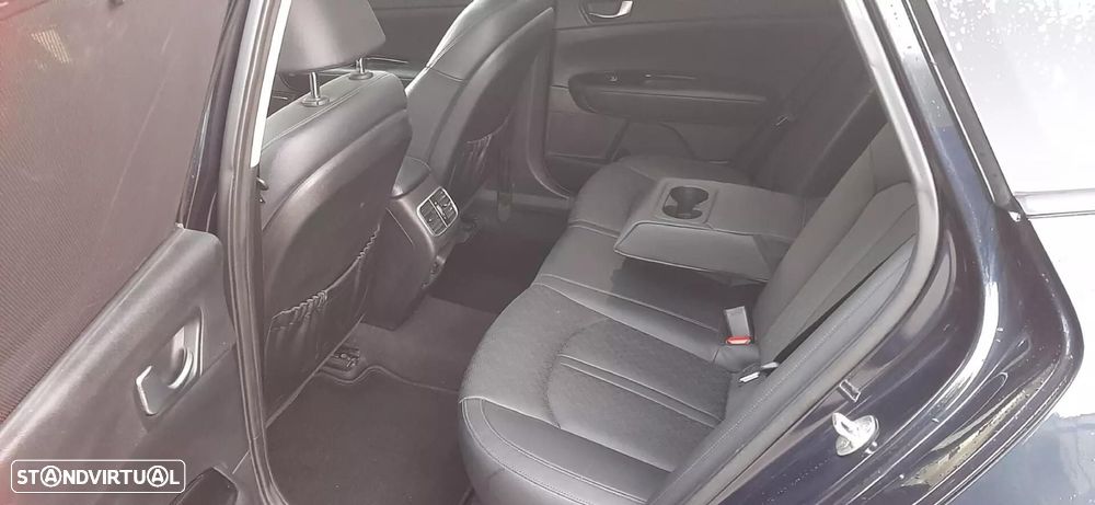 Kia Optima SW - 33