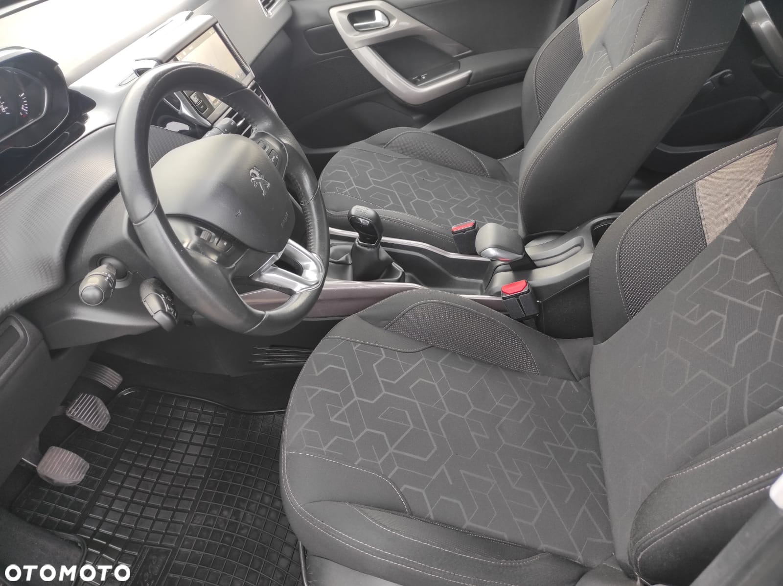 Peugeot 2008 1.6 BlueHDi Style - 13