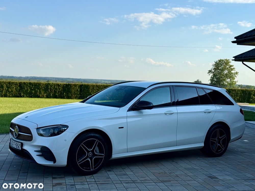 Mercedes-Benz Klasa E 300 de AMG - 3