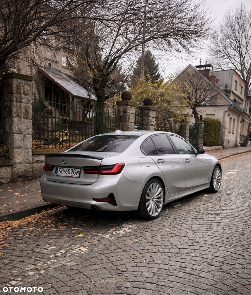 BMW Seria 3 320i xDrive Edition M Sport Shadow - 1
