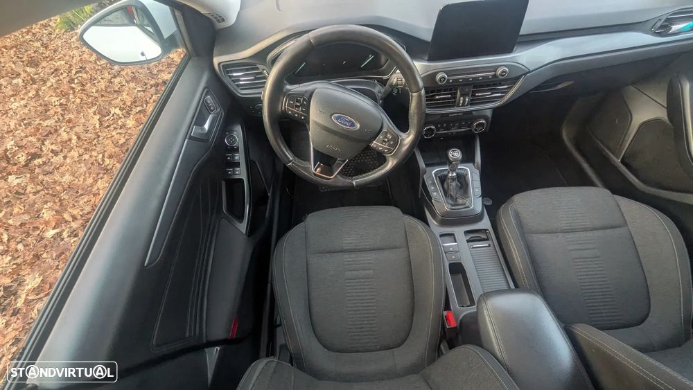 Ford Focus 1.5 TDCi ECOBlue Active X - 12