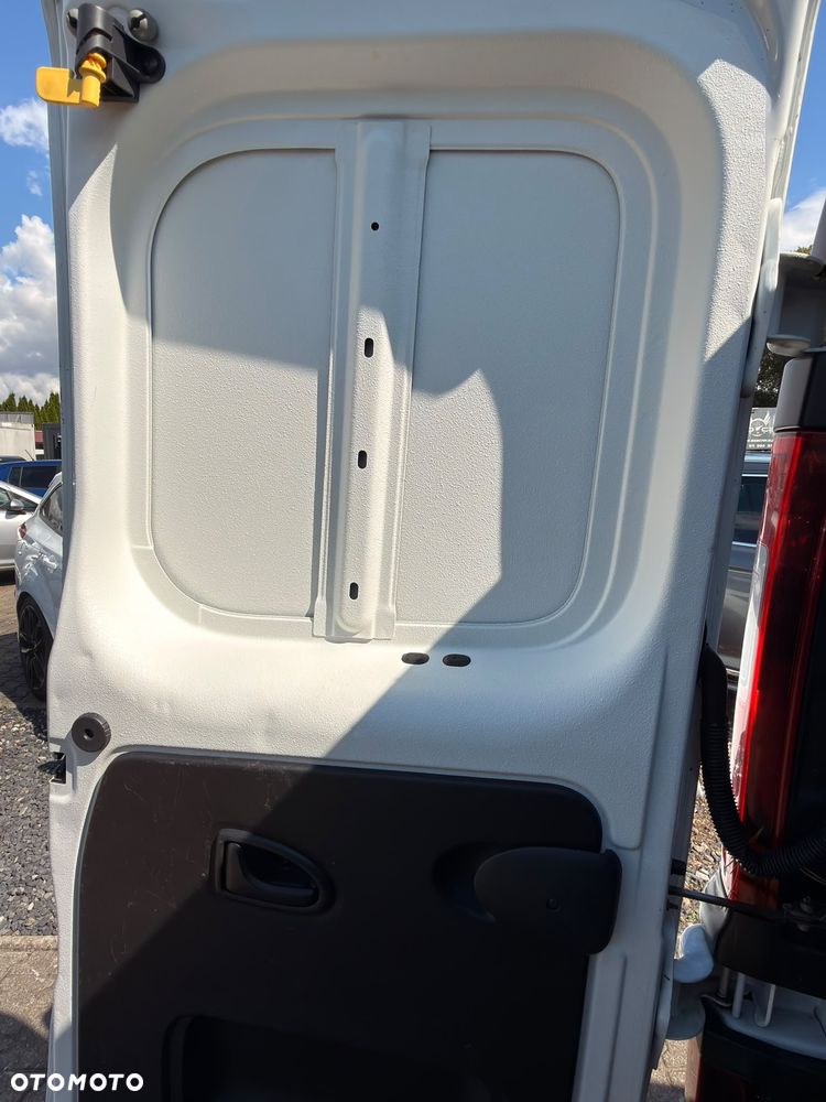 Renault TRAFIC - 11