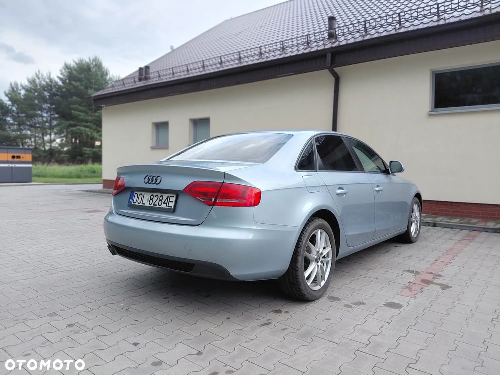 Audi A4 Limousine - 9