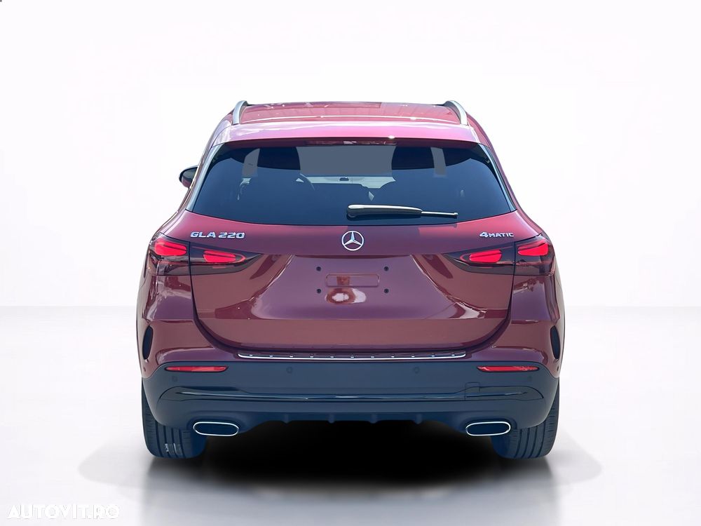 Mercedes-Benz GLA 220 4MATIC MHEV - 5