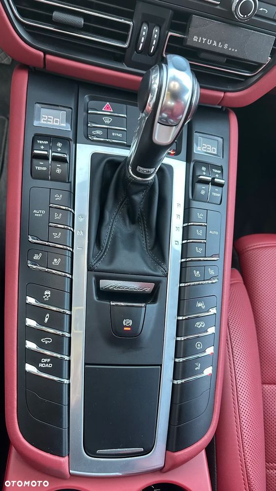 Porsche Macan Turbo PDK - 15