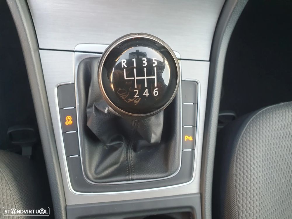 VW Golf 1.6 TDI Confortline - 31