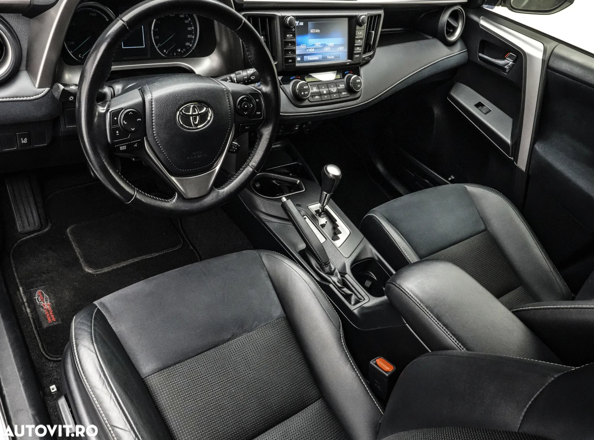 Toyota RAV4 2.5 VVT-i HSD 4x2 Executive - 11