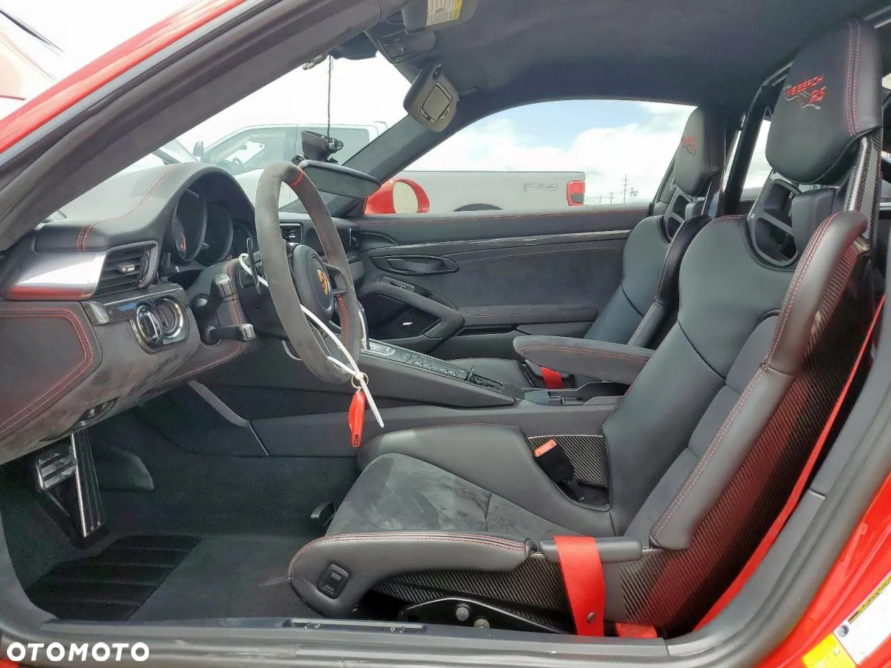 Porsche 911 GT2 RS - 7
