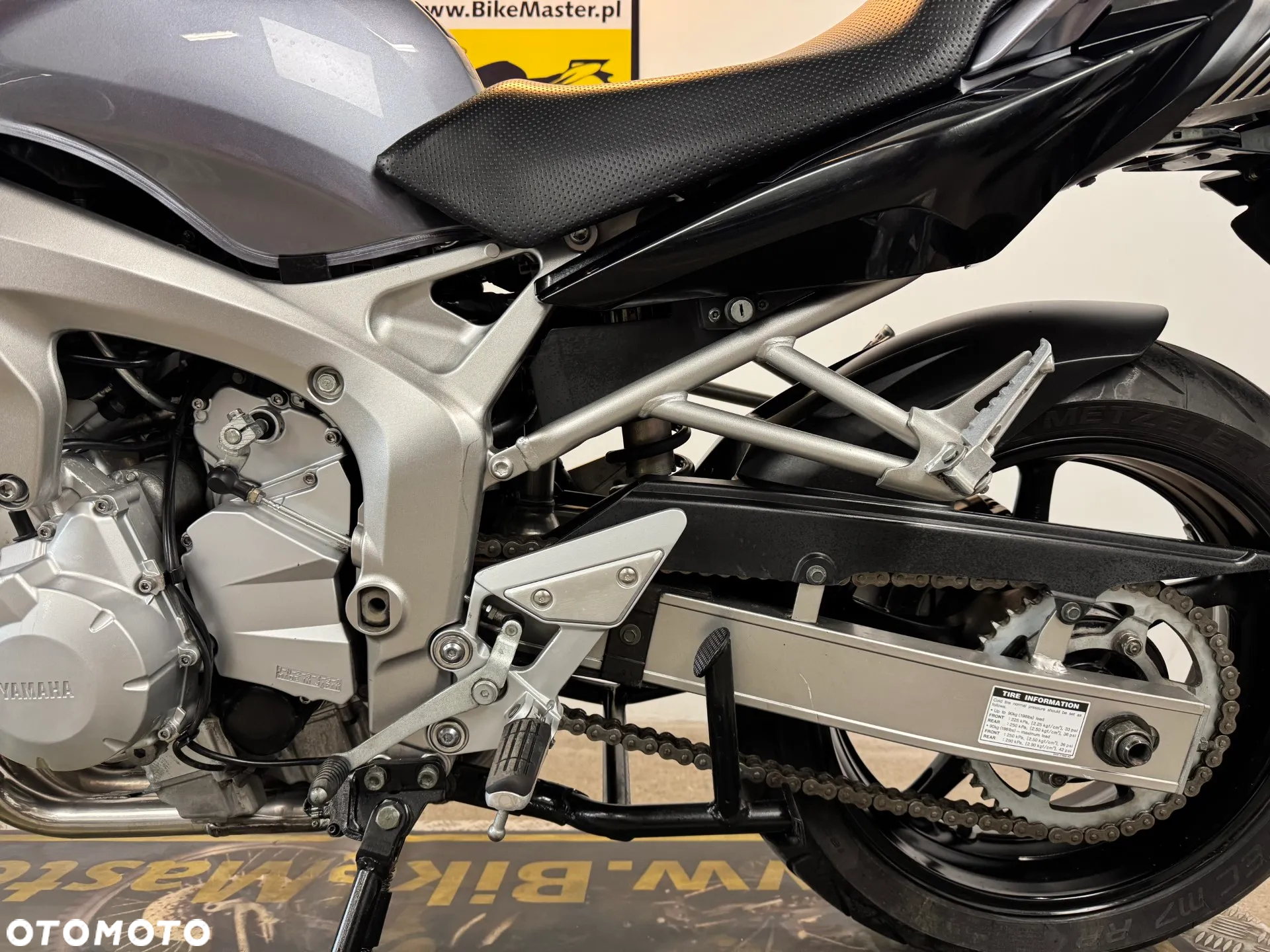 Yamaha FZ6 - 24
