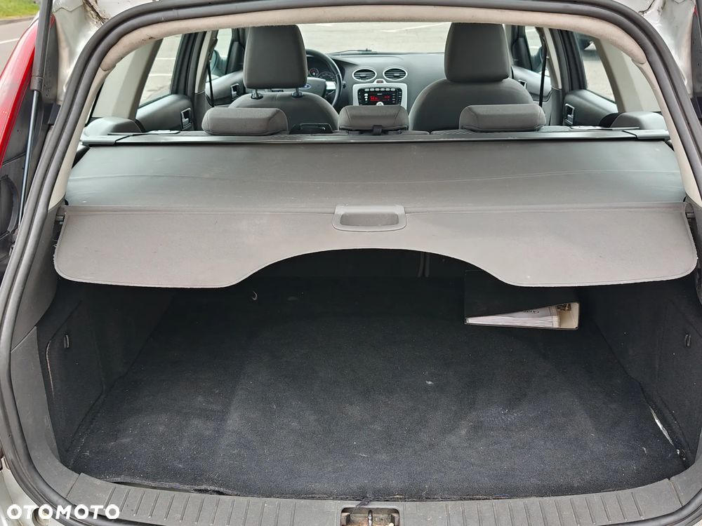 Ford Focus 1.6 TDCi DPF Ambiente - 17
