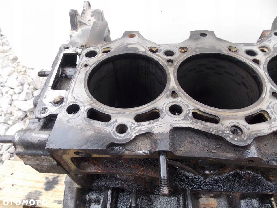 BLOK SILNIKA MAZDA B2500 RANGER I 2.5 TD - 9