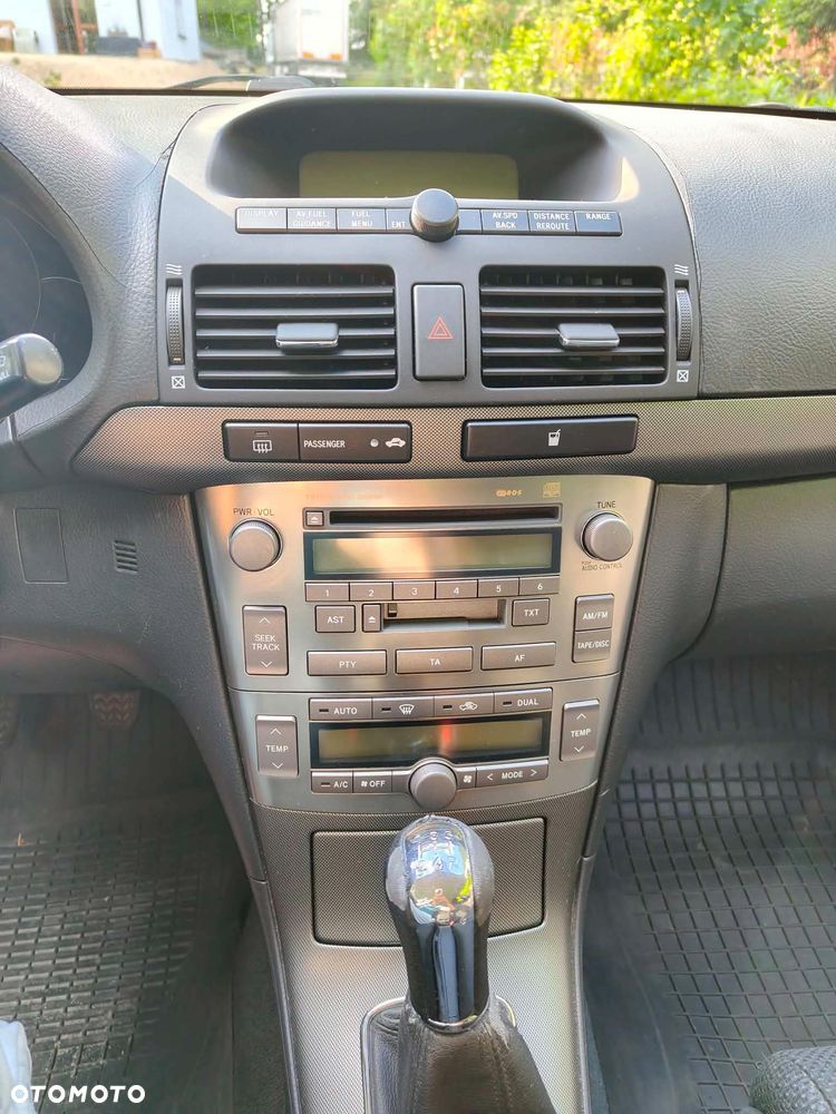 Toyota Avensis 1.8 VVT-i Combi - 15