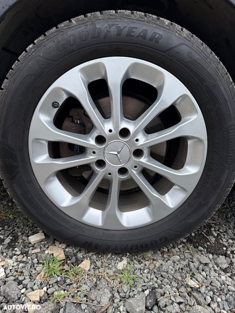 Mercedes-Benz GLA 200 7G-DCT - 16