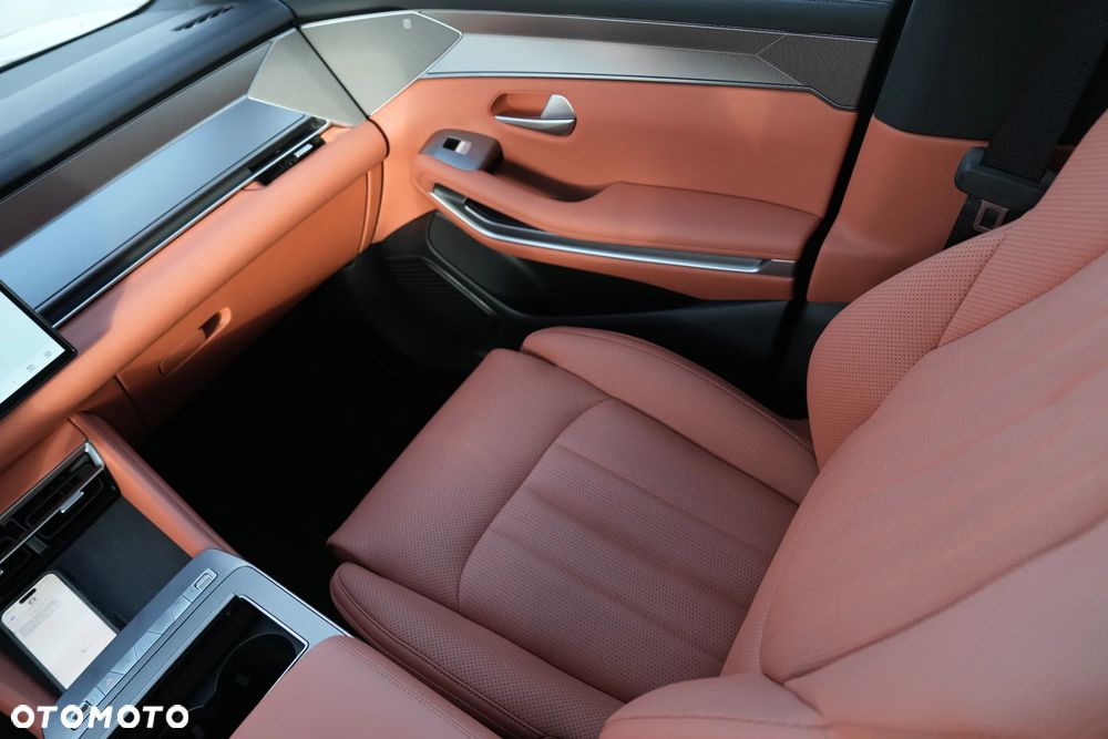 BYD Tang L - 17