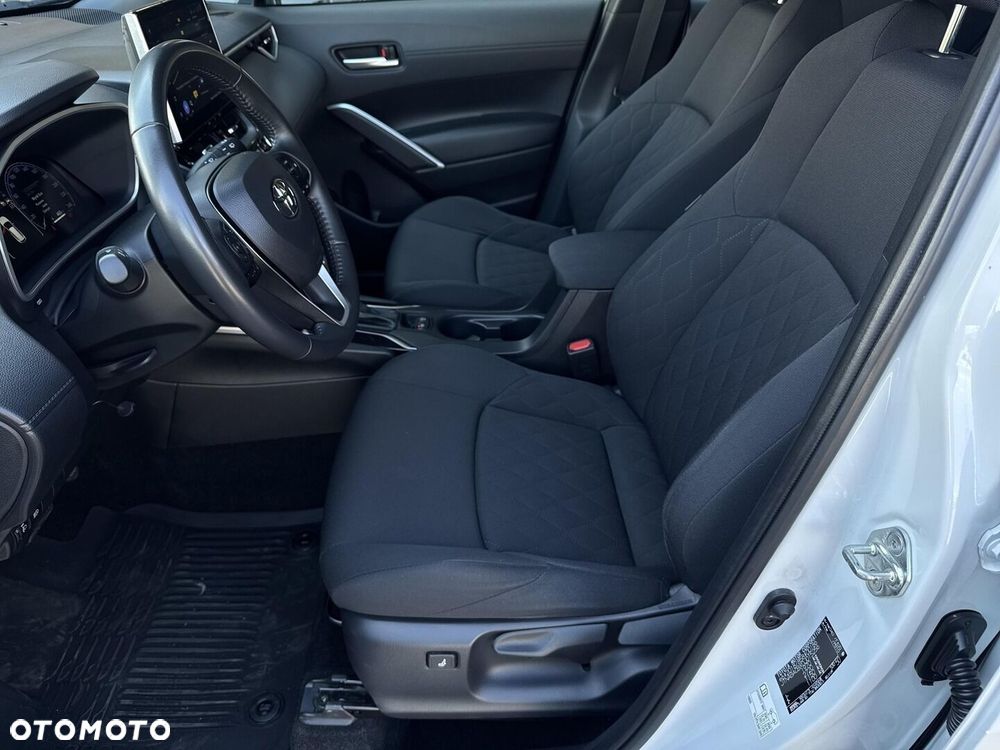 Toyota Corolla Cross - 12