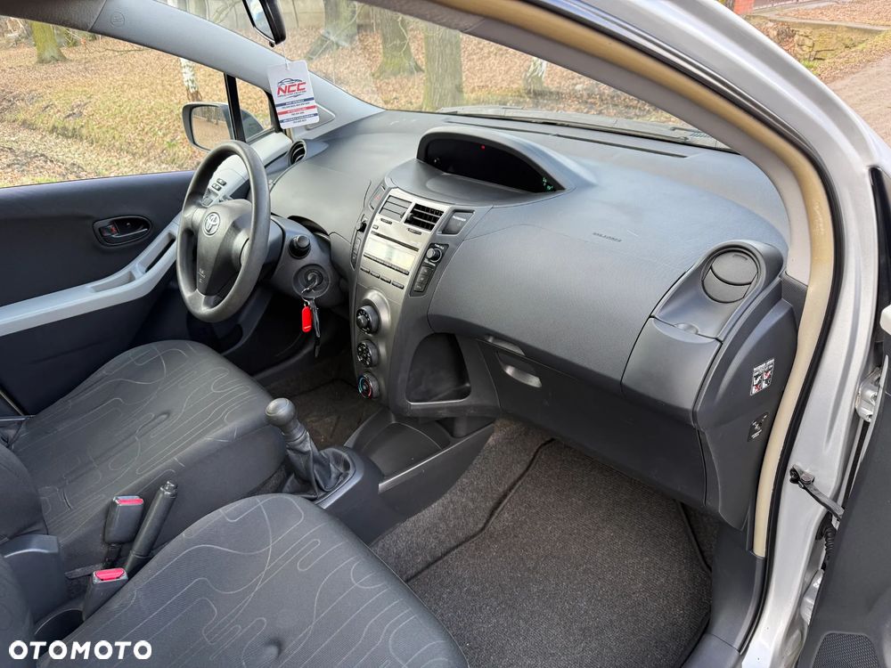 Toyota Yaris 1.0 VVT-i Sol - 22