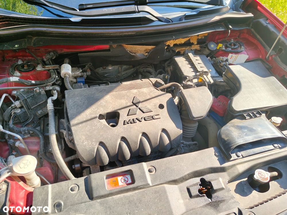 Mitsubishi Outlander 2.0 Invite + 2WD - 15