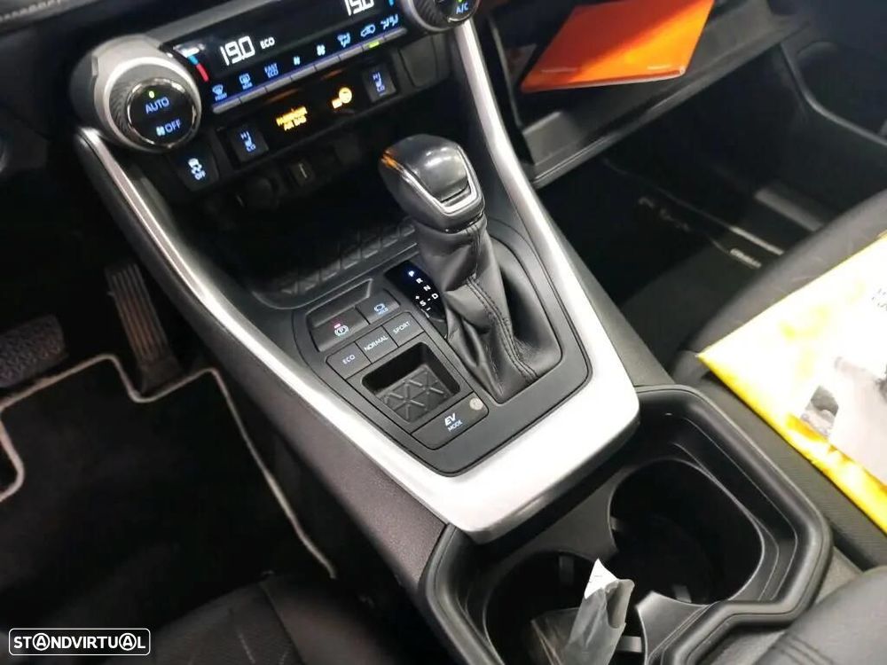 Toyota RAV4 2.5 HDF Comfort - 11