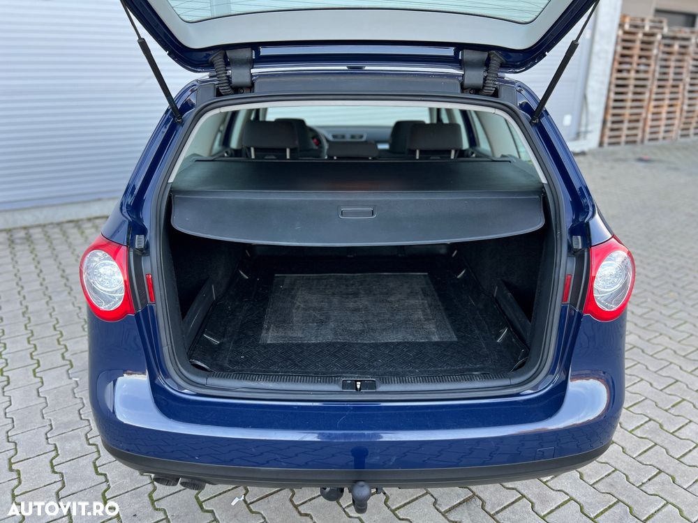 Volkswagen Passat ver-variant-2-0-blue-tdi-scr-highline - 11