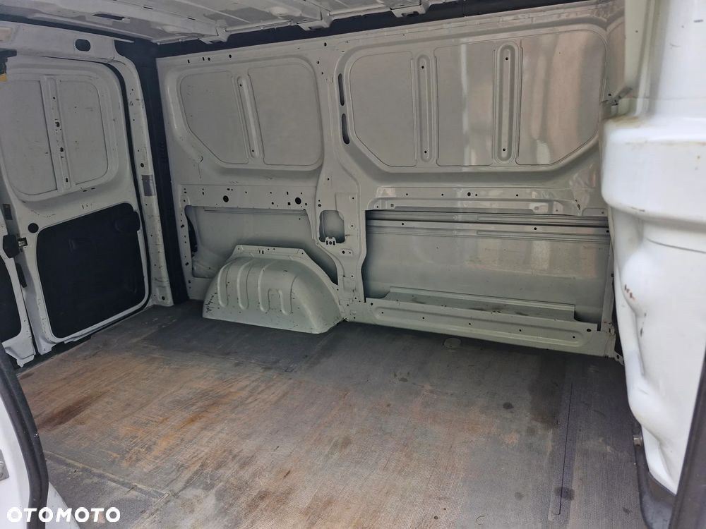 Opel Vivaro - 22