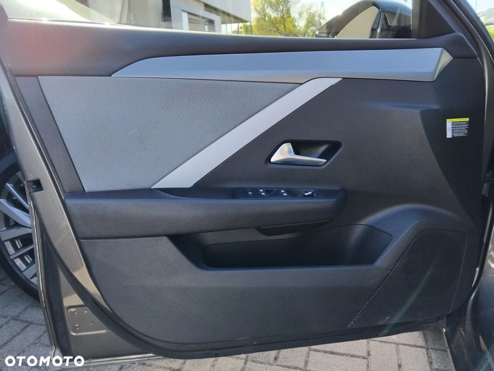 Opel Astra 1.2 T Edition S&S - 19