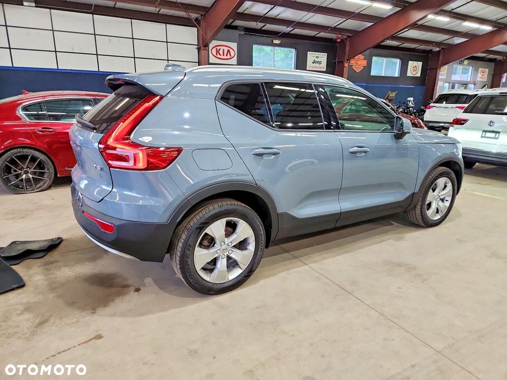 Volvo XC 40 T5 AWD Momentum - 3