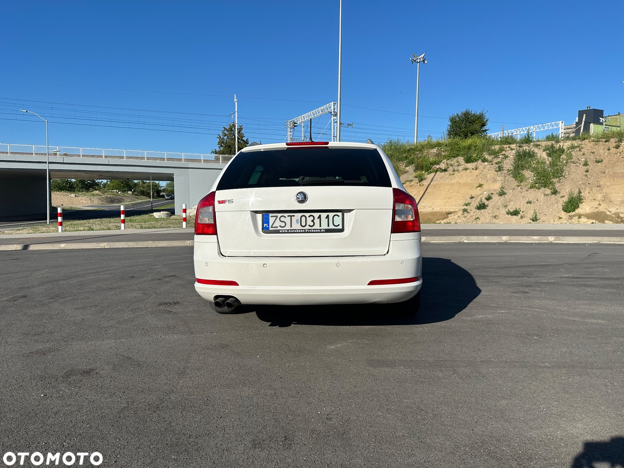 Skoda Octavia 2.0 TDI CR DPF DSG RS - 22