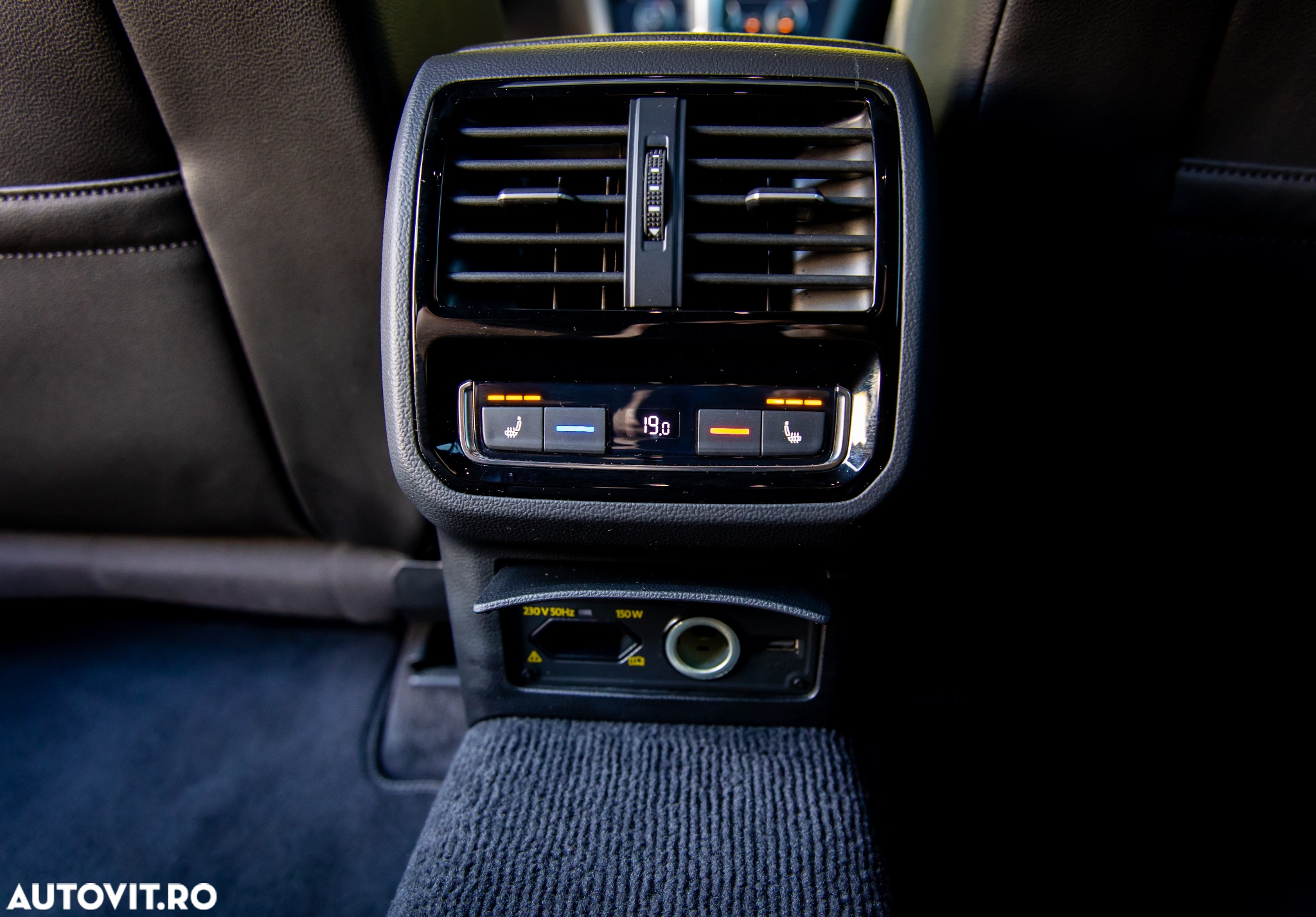 Volkswagen ARTEON 2.0 TDI DSG 4Motion R-Line - 29