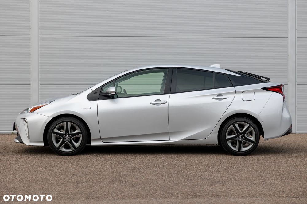 Toyota Prius (Hybrid) Executive - 6
