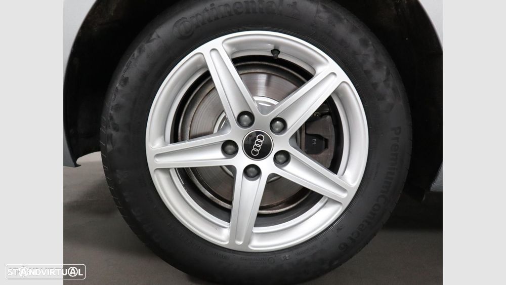 Audi A4 Avant 35 TDI Advanced S tronic - 6