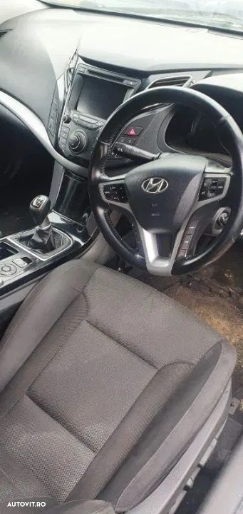 Dezmembrez Hyundai i40 motor 1.7 crdi tip d4fd an 2014 interior complet scaun scaune bancheta spate material textil plafon palasolar furtun intercooler carcasa filtru aer debitmetru aer turbo turbina turbosulfanta termoflot contact cheie dezmembrari piese - 1