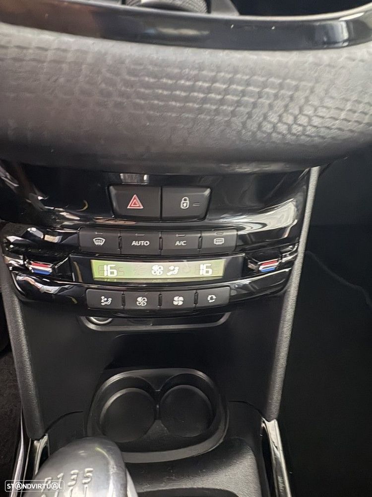 Peugeot 2008 1.2 PureTech Allure - 10