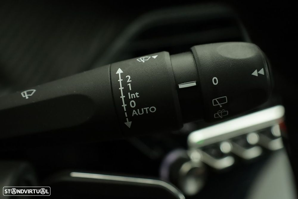 Peugeot 2008 1.2 PureTech Allure - 18