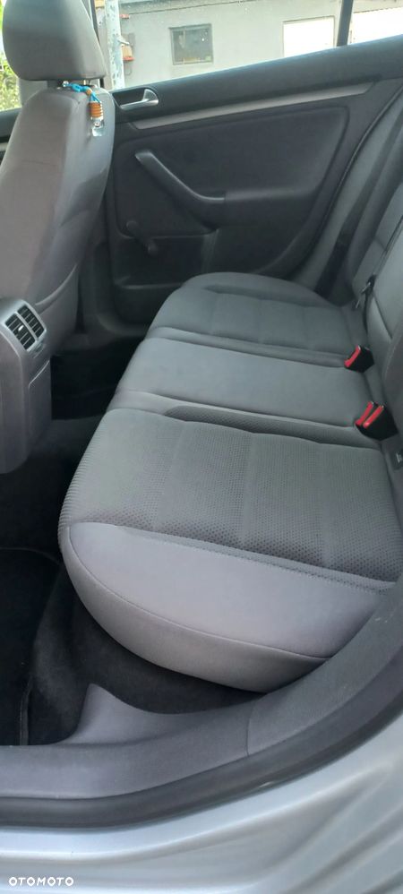 Volkswagen Golf 1.6 Comfortline - 12