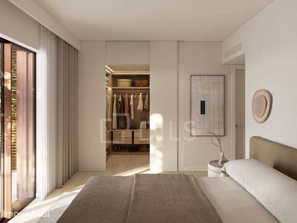 Apartamento T4 com varanda e terraço em Santo António dos Cavaleiros - Grande imagem: 5/63