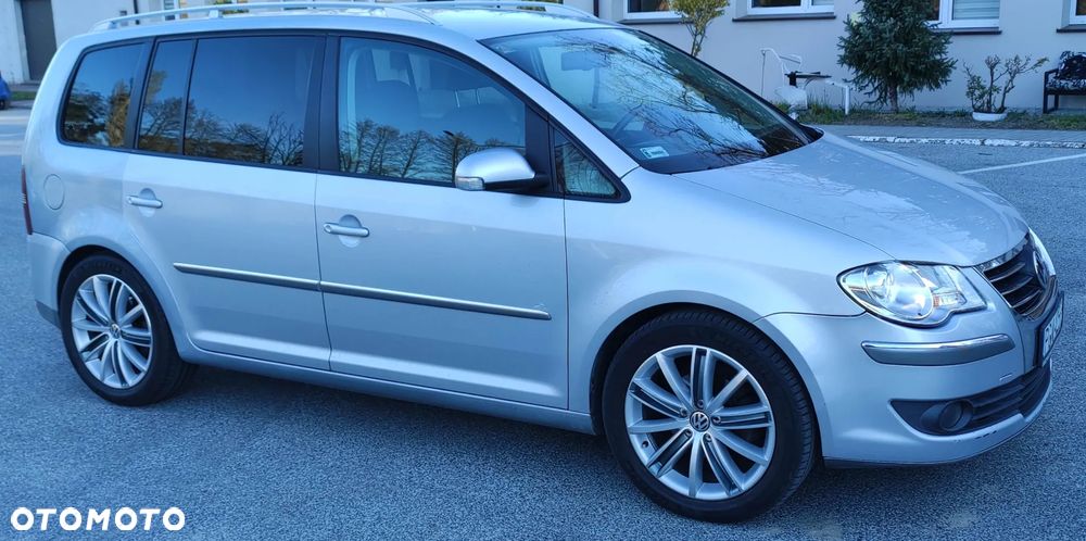 Volkswagen Touran 2.0 TDI Highline - 2