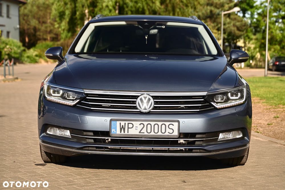 Volkswagen Passat - 4