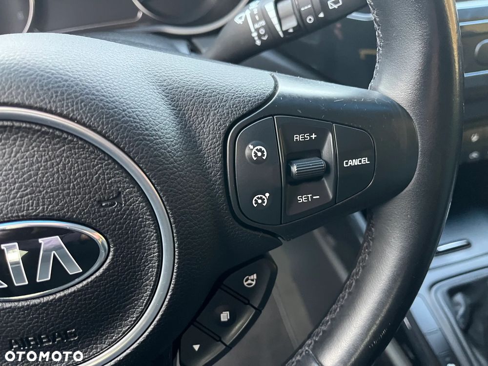 Kia Carens 2.0 GDI L 7os - 13