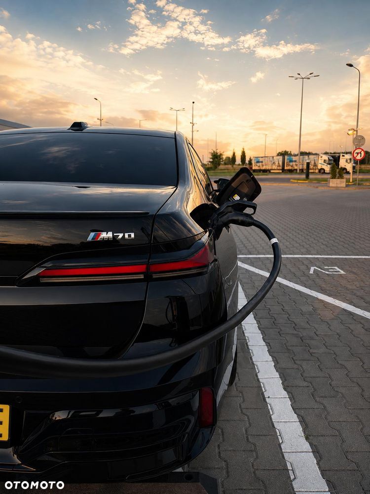 BMW i7 105.7kWh M70 xDrive - 8