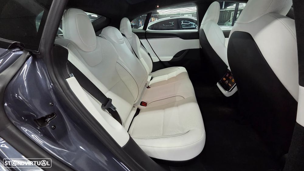 Tesla Model S Plaid AWD - 28