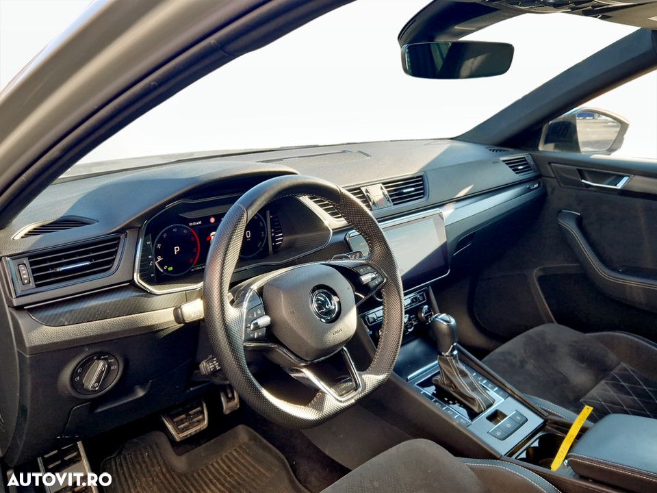 Skoda Superb 2.0 TDI DSG Sportline - 17