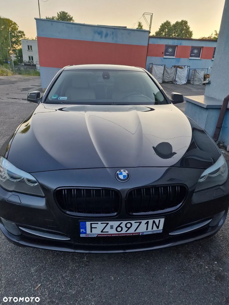 BMW Seria 5 525d - 4